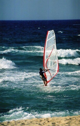 windsurf.jpg Praticante de Windsurf